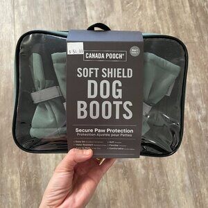 Canada Pooch soft shield dog boots, size 1, green
